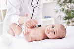 Kind im Krankenhaus © Shutterstock Kind im Krankenhaus