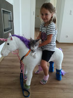 Valentina, 5 Jahre, mit ihrem Kater Bommel © Lackner