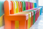 Viele Stühle bleiben derzeit leer. © Gettyimages / tanuStockPhoto Viele Stühle bleiben derzeit leer.